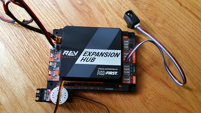 /images/Connecting-Devices-to-a-Control-or-Expansion-Hub/ColorSensorStep2.jpg