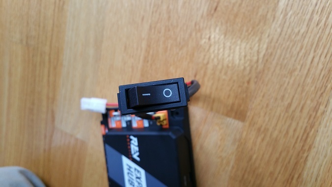 /images/Connecting-Devices-to-a-Control-or-Expansion-Hub/Connecting12VStep3.jpg