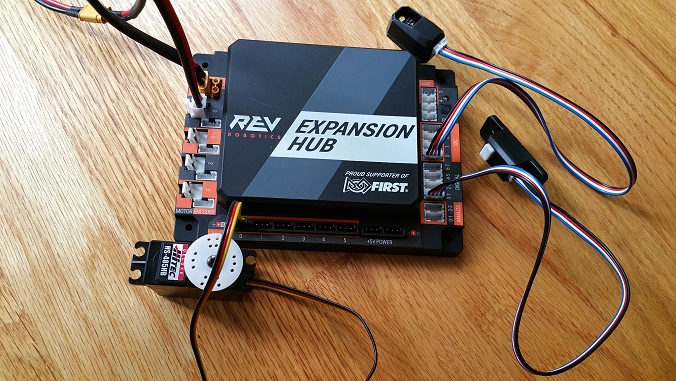 /images/Connecting-Devices-to-a-Control-or-Expansion-Hub/TouchSensorStep2.jpg
